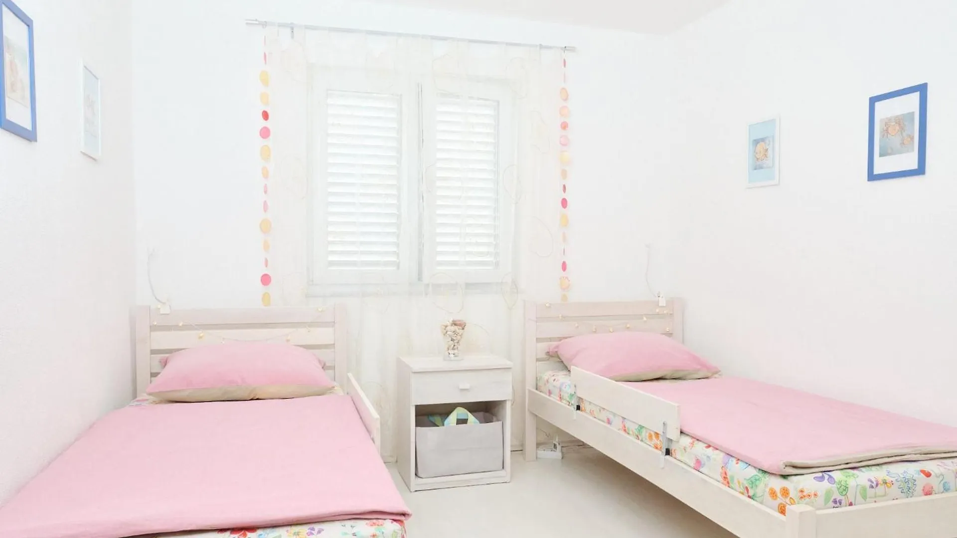 Zhouse Inn - Your Holiday House Petrcane Villa