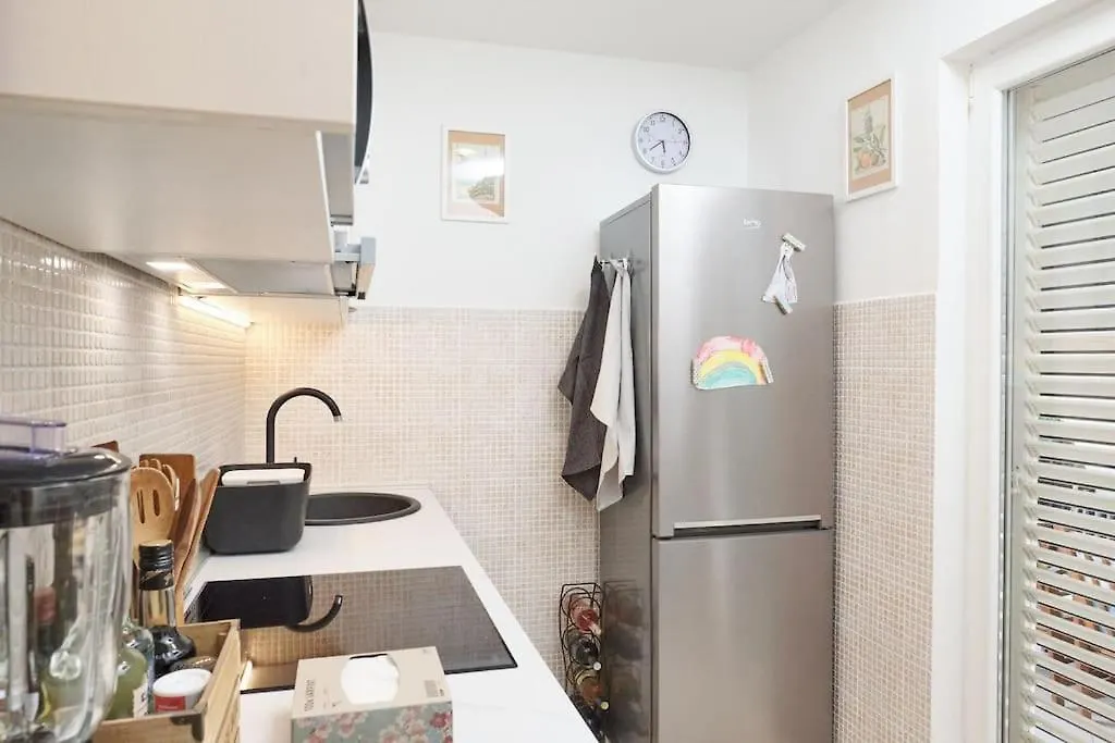 Zhouse Inn - Your Holiday House Petrcane Villa