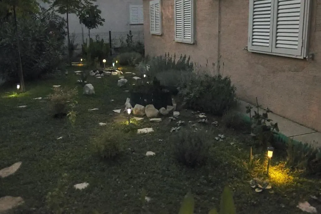 Zhouse Inn - Your Holiday House Petrcane Villa