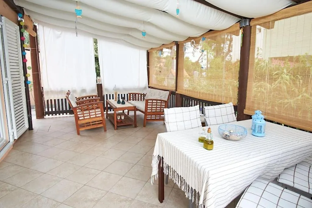 Zhouse Inn - Your Holiday House Petrcane Villa