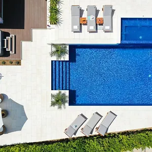Villa Pino With Pool, Sauna & Jacuzzi Petrcane